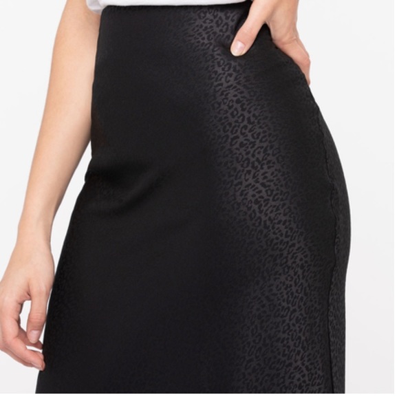 LEOPARD PRINT BIAS CUT MIDI SKIRT - Picture 2 of 7